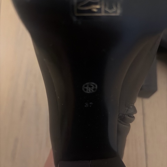 The Row Dark Brown Leather Heeled Boots - Picture 4 of 6